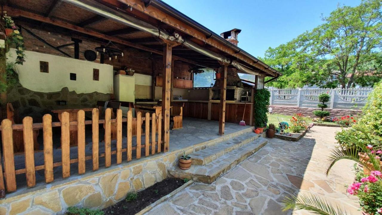 Marianas Guesthouse Obzor Eksteriør bilde